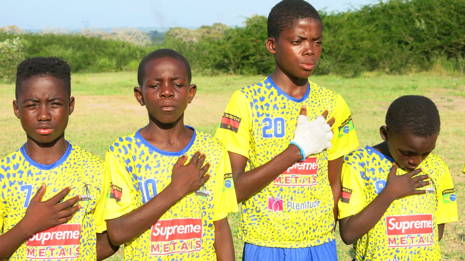 Crianças do futebol Berith em Angola